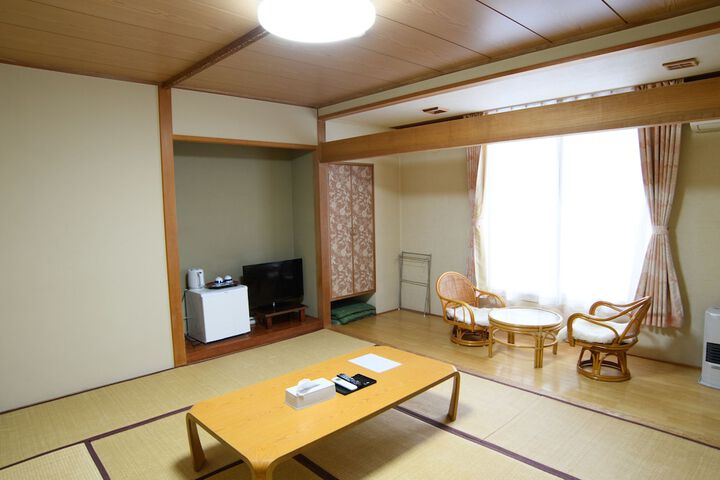 Room 5 of 19