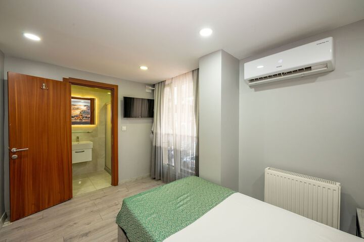 Room 6 of 42