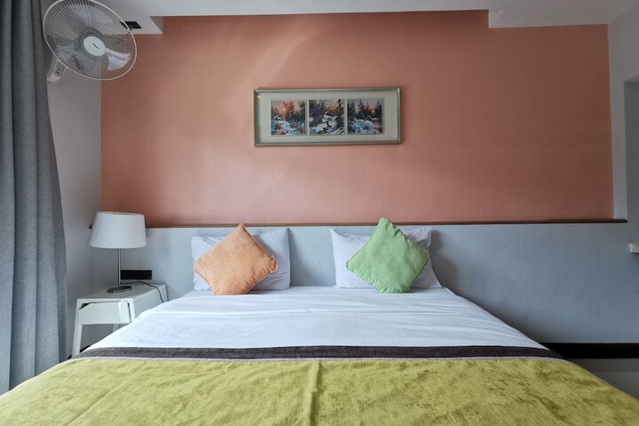 Room 12 of 24