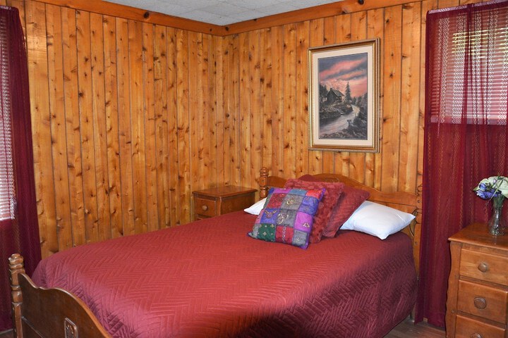 Room 4 of 12