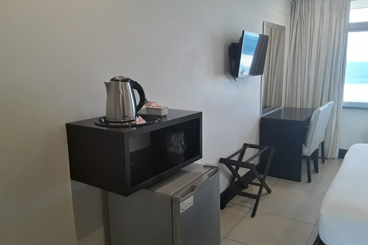 Room 13 of 40
