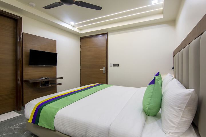Room 15 of 31