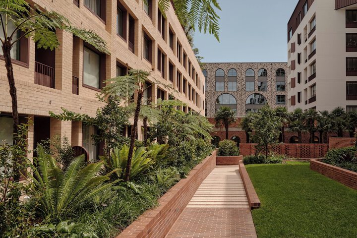 Hotel Exterior 40 of 40
