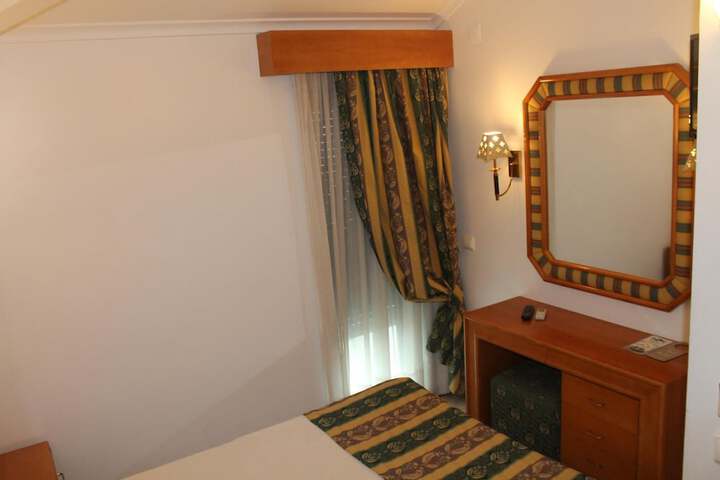 Room 19 of 64