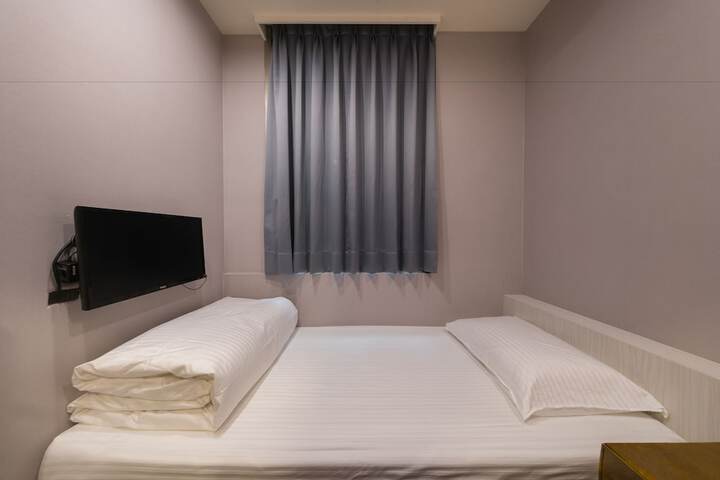 Room 34 of 98