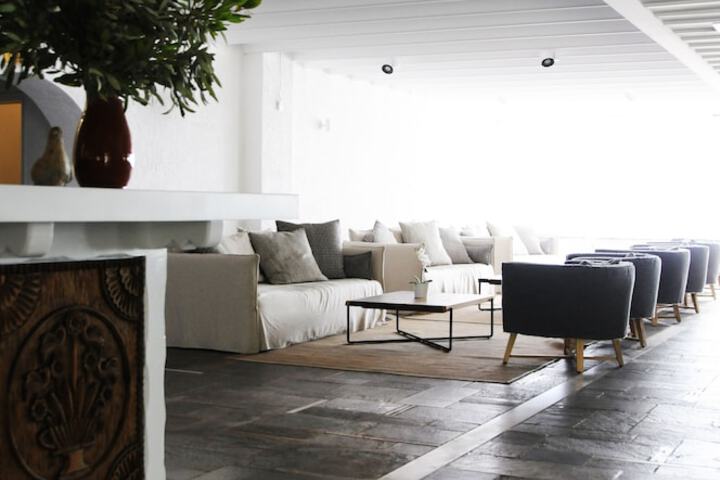 Guest Lobby