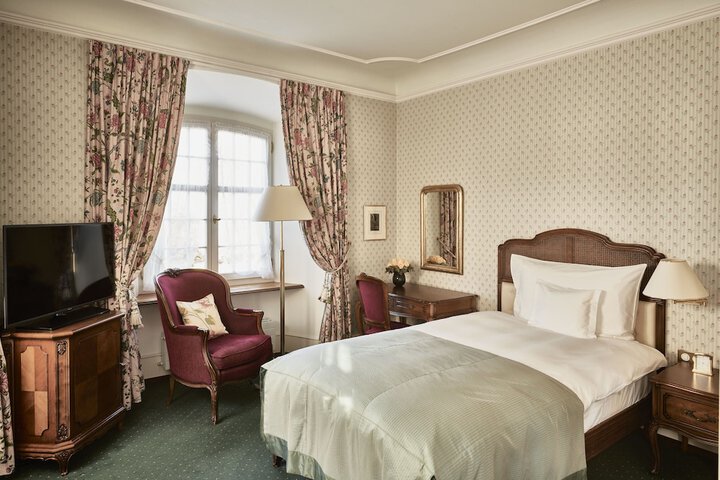 Room 9 of 41
