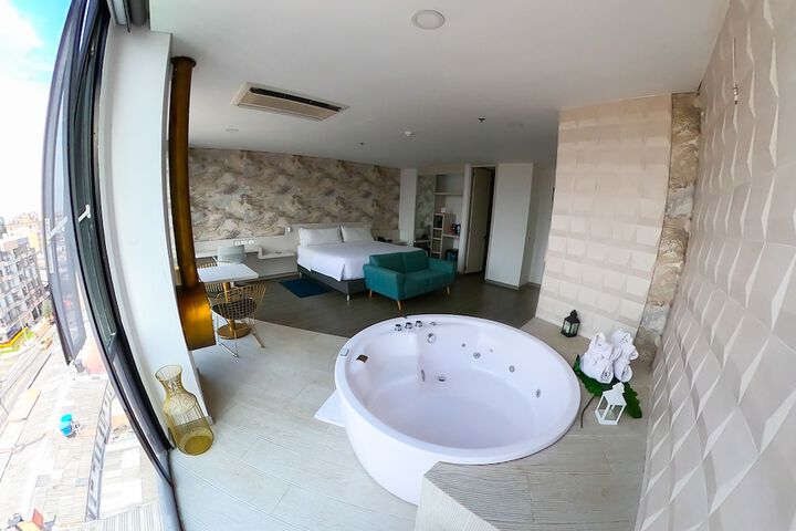 Room 20 of 100