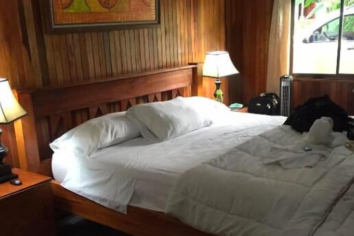 Room 5 of 25