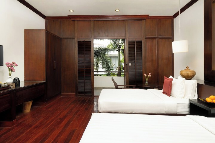 Room 7 of 122