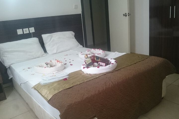 Room 5 of 17