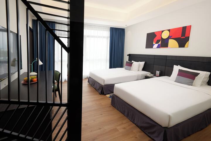 Room 13 of 65