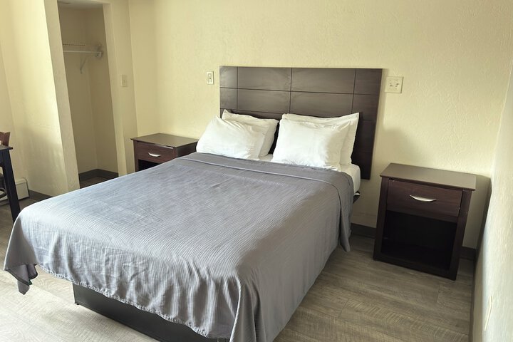 Room 7 of 13