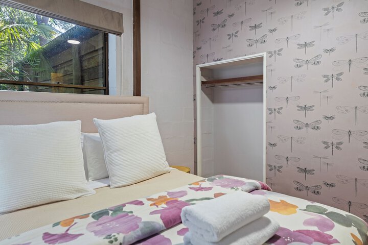 Room 2 of 72