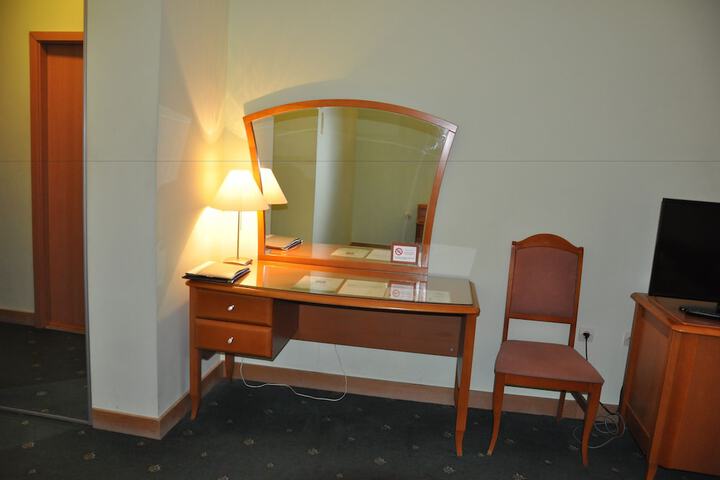 Room 9 of 47