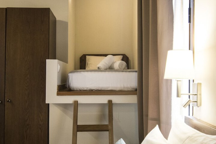Room 35 of 68