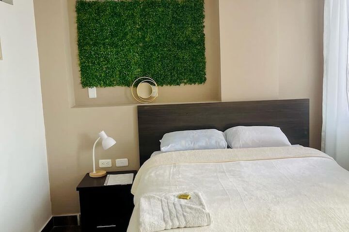Room 4 of 9