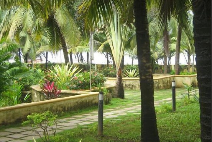 Hotel Exterior 18 of 23