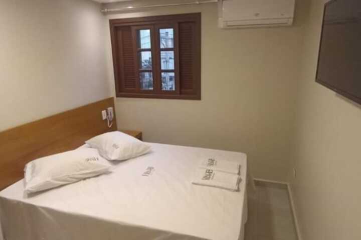 Room 4 of 37