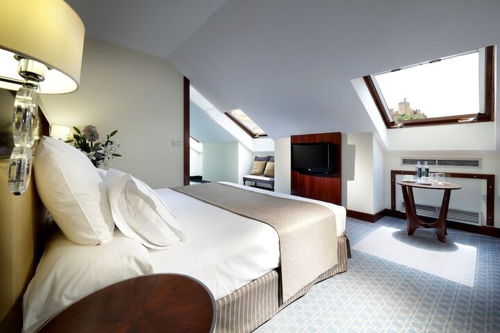 Room 15 of 54