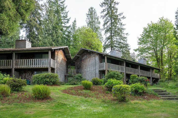 Hotel 74 of 80