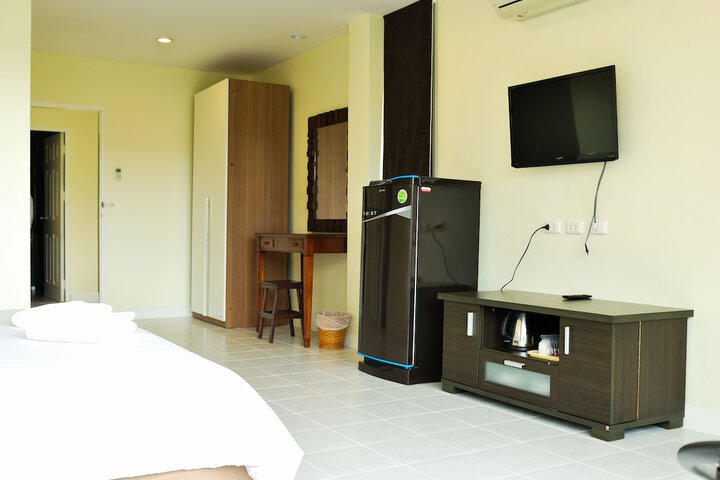 Room 16 of 33