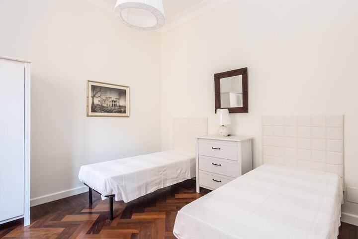 Room 19 of 49