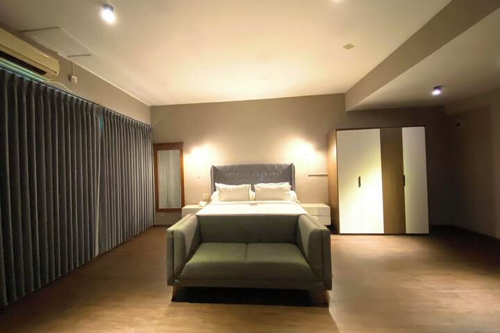 Room 10 of 22