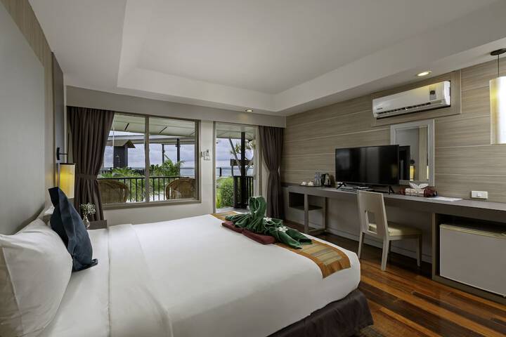 Room 28 of 82