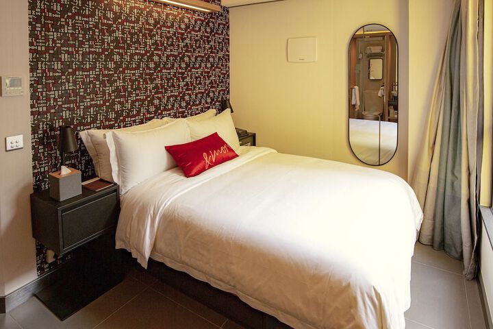 Room 5 of 30