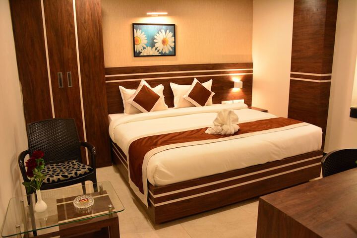 Room 5 of 40