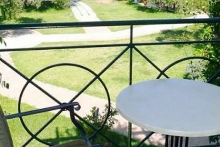 Terrace/Patio 5 of 8