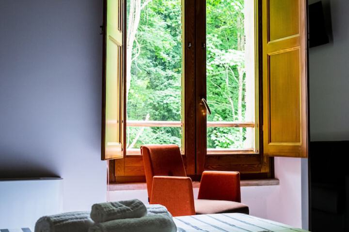 Room 16 of 33