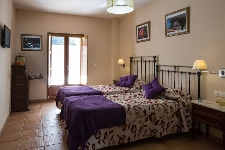 Room 10 of 35