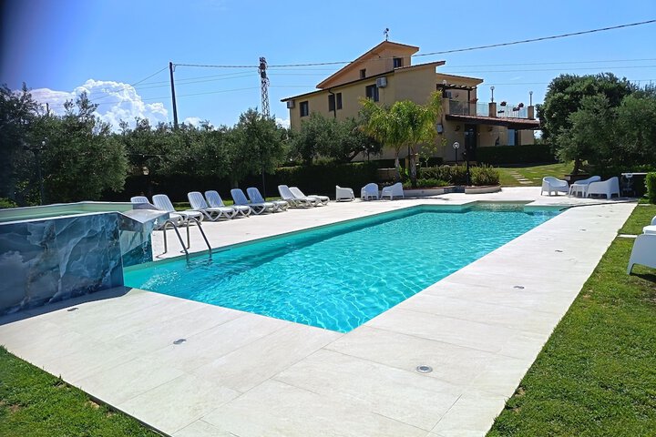 Hotel Pool