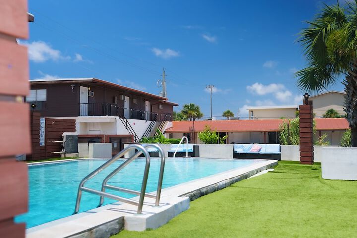 Pool 22 of 27