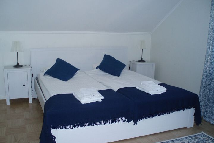 Room 7 of 66