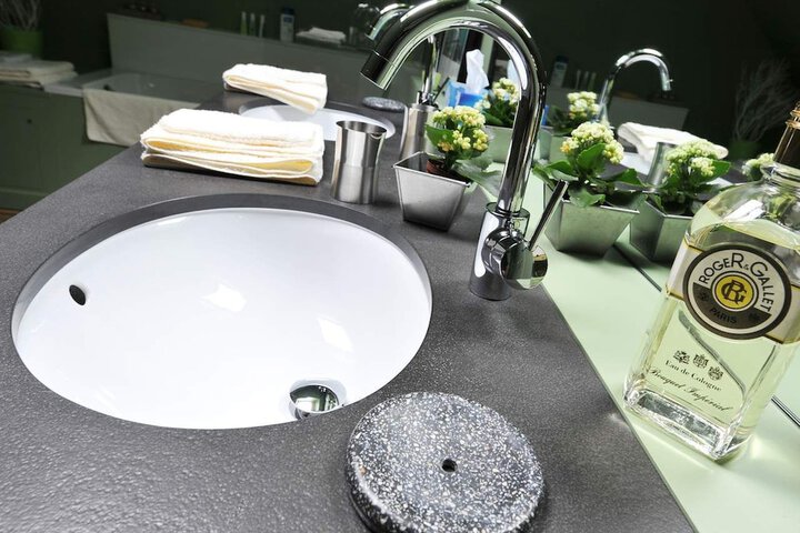 Clean Restrooms