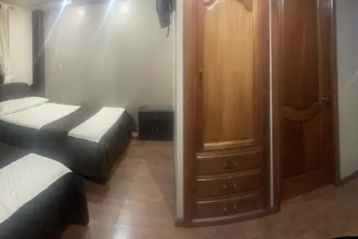 Room 5 of 6