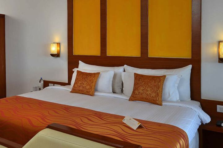 Room 4 of 97