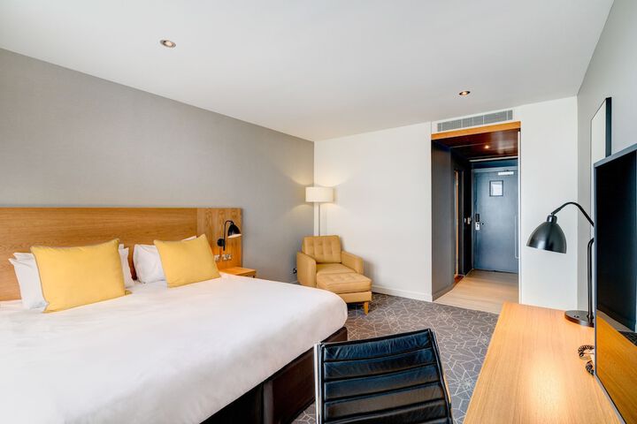 Room 11 of 82