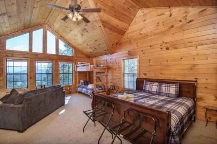 Dunder Mountain Views Cabin Retreat cabin in Sevierville, TN