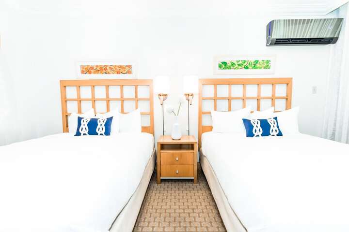 Room 4 of 12