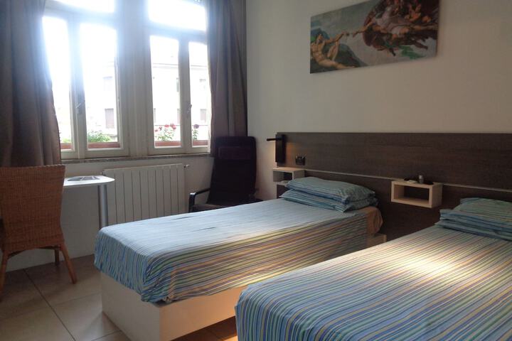 Room 16 of 46