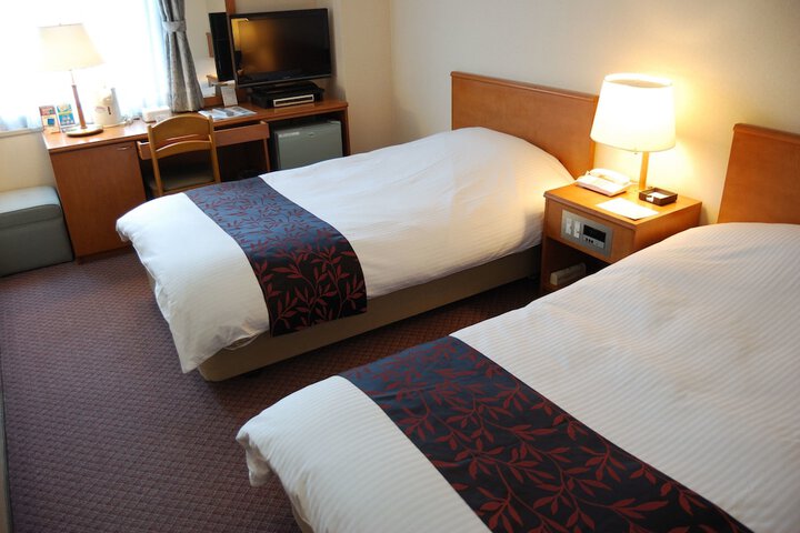 Room 3 of 27
