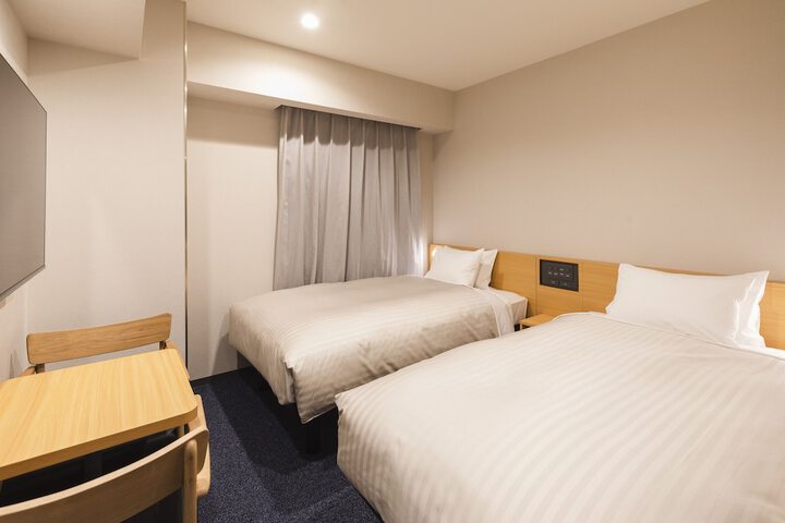 Room 13 of 75