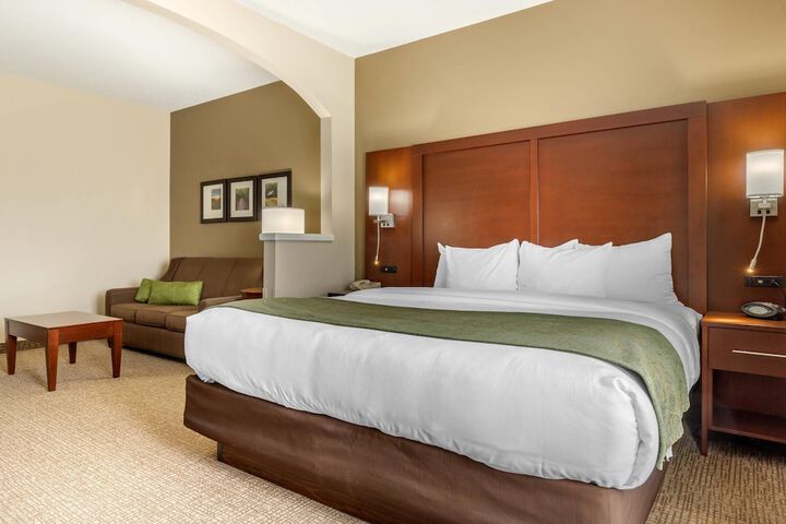 Room 32 of 60