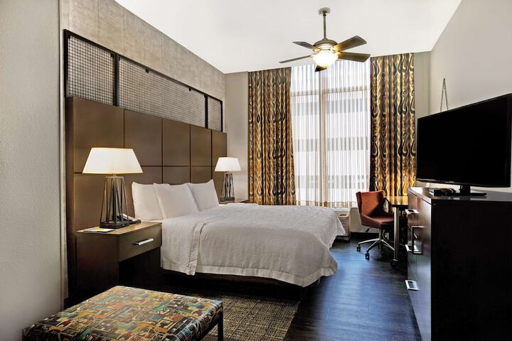 Room 27 of 60