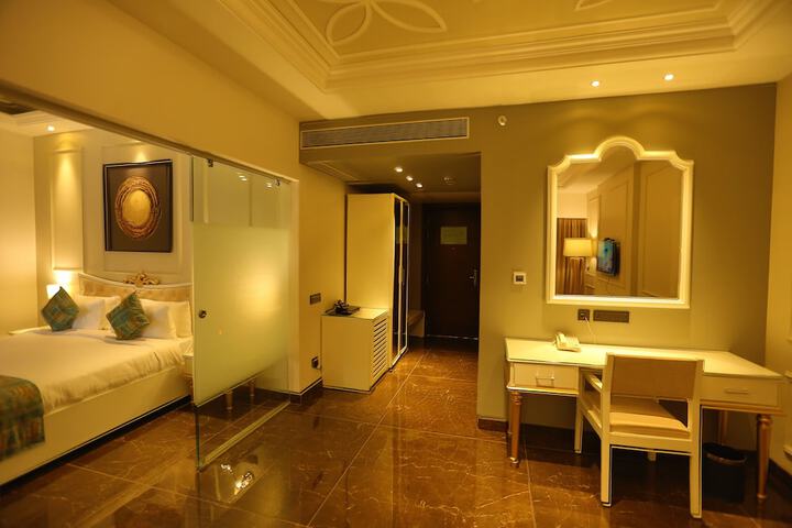 Room 19 of 37