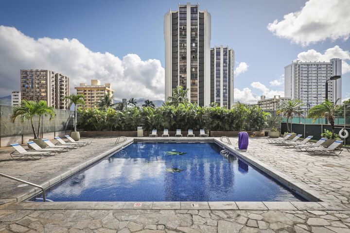 Pool 70 of 86